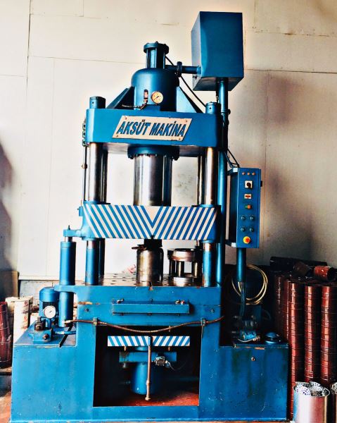 Aksüt 300 Ton Çift Tesirli Sıvama Pres