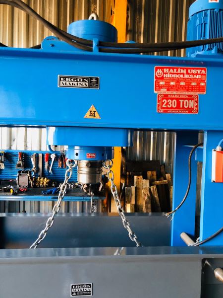 HİDROLİKSAN HALİM USTA 230 TON HİDROLİK PRES
