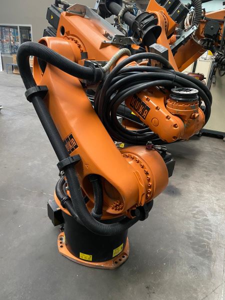 KUKA KRC2 KR 60-3 ROBOT