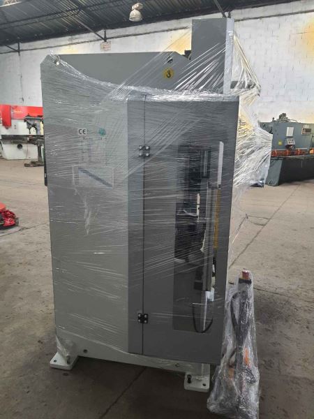 Stok Teslim Yeni Isıtan 1250 mm 30 Ton NC Hidrolik Abkant Pres