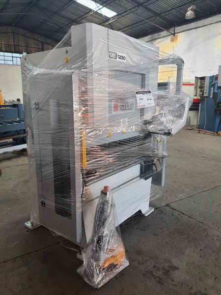 Stok Teslim Yeni Isıtan 1250 mm 30 Ton NC Hidrolik Abkant Pres