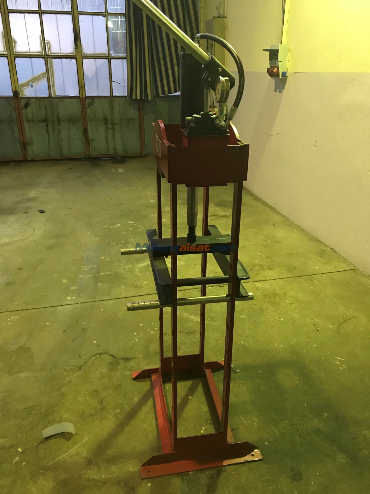 15 TON MANUEL HİDROLİK PRES
