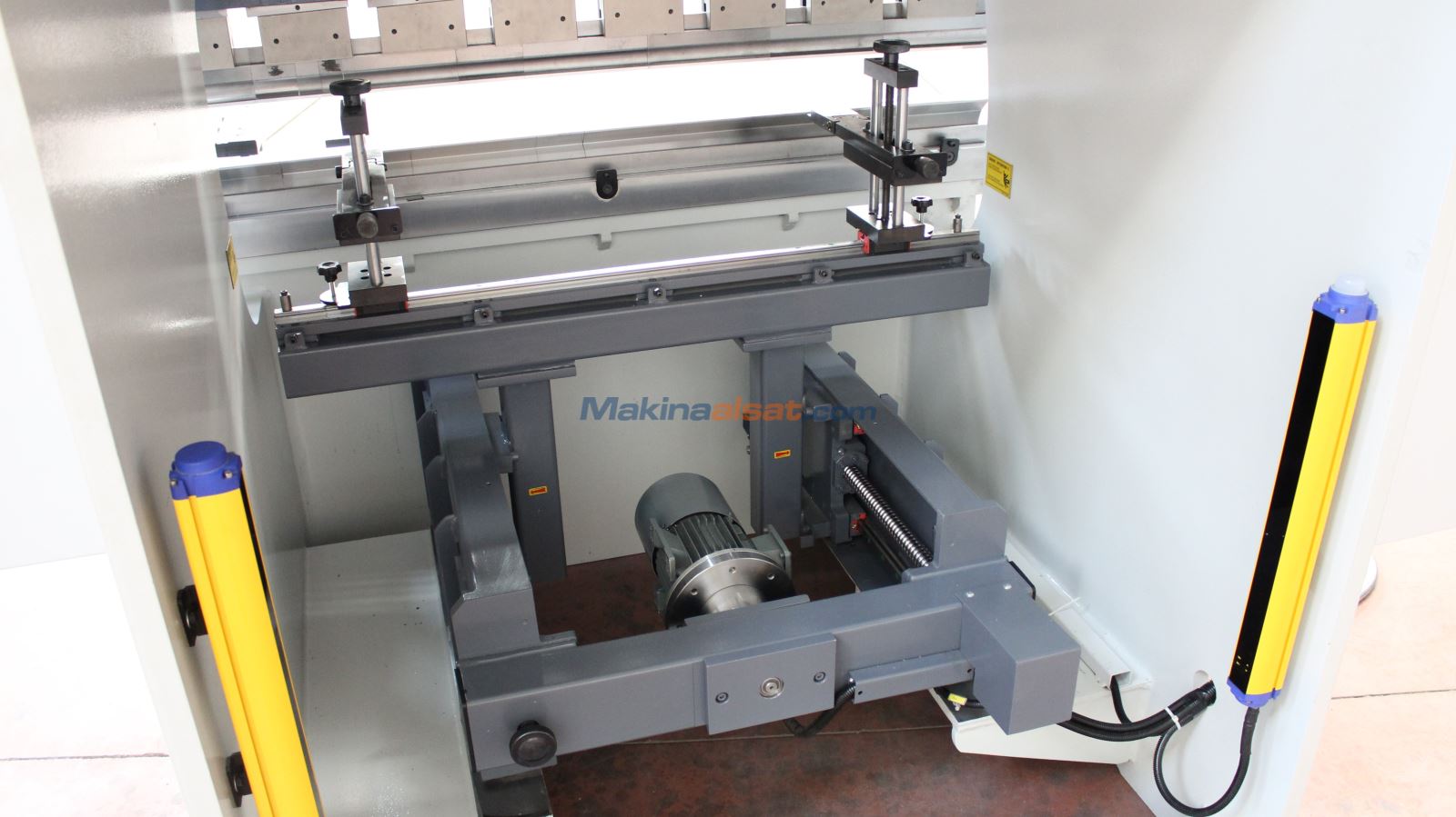 HİLALSAN 1,5 METRE 70 TON CNC ABKANT PRES