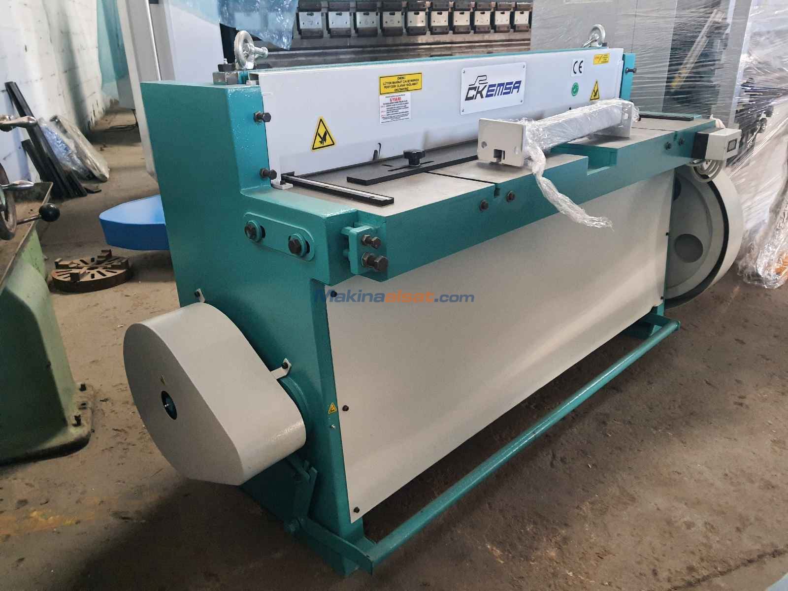 1320 x 2,5 Motorlu Giyotin Makas