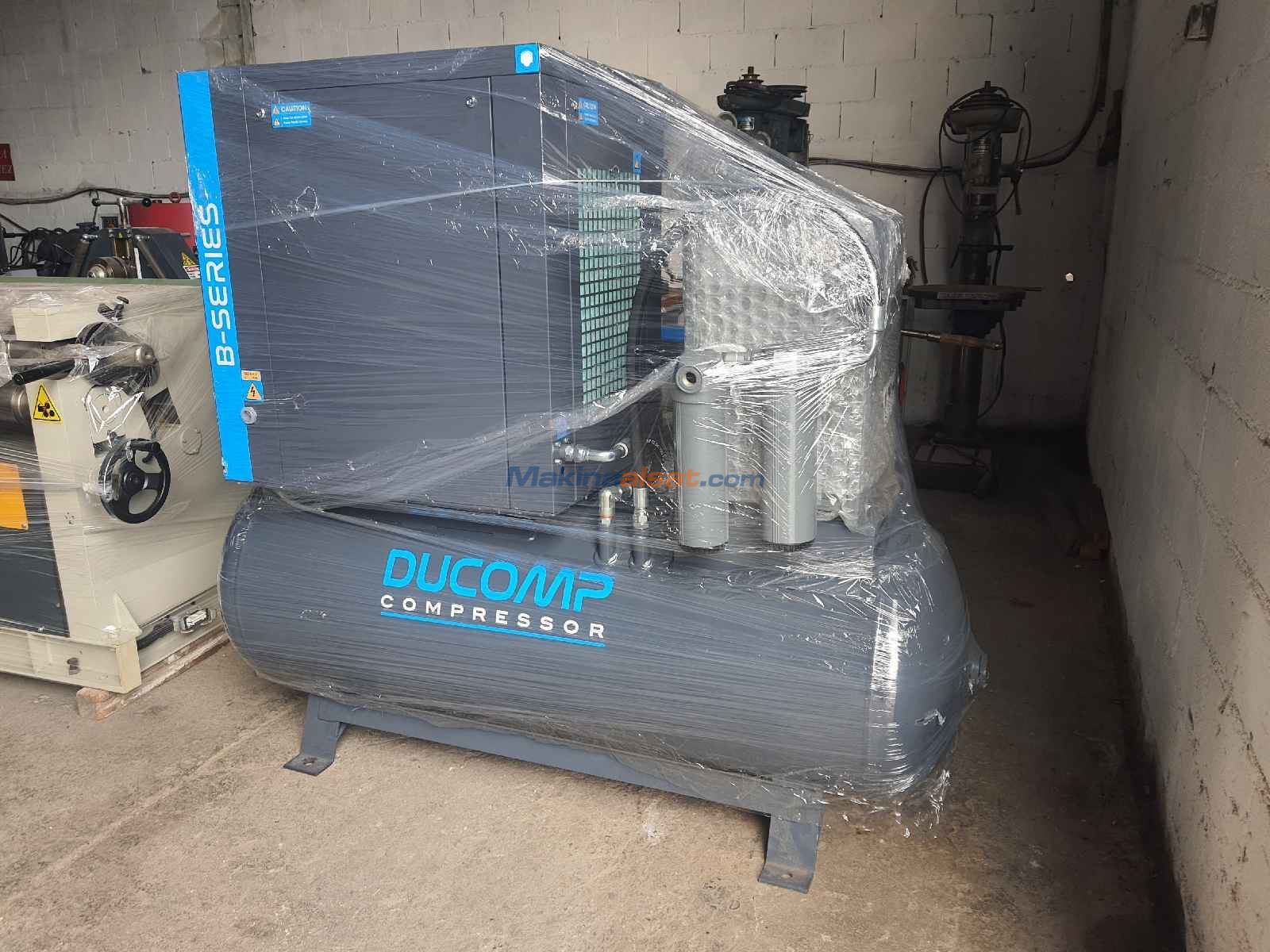 500 Litre 11 kW Kurutuculu Filtre Dahil Vidalı Kompresör