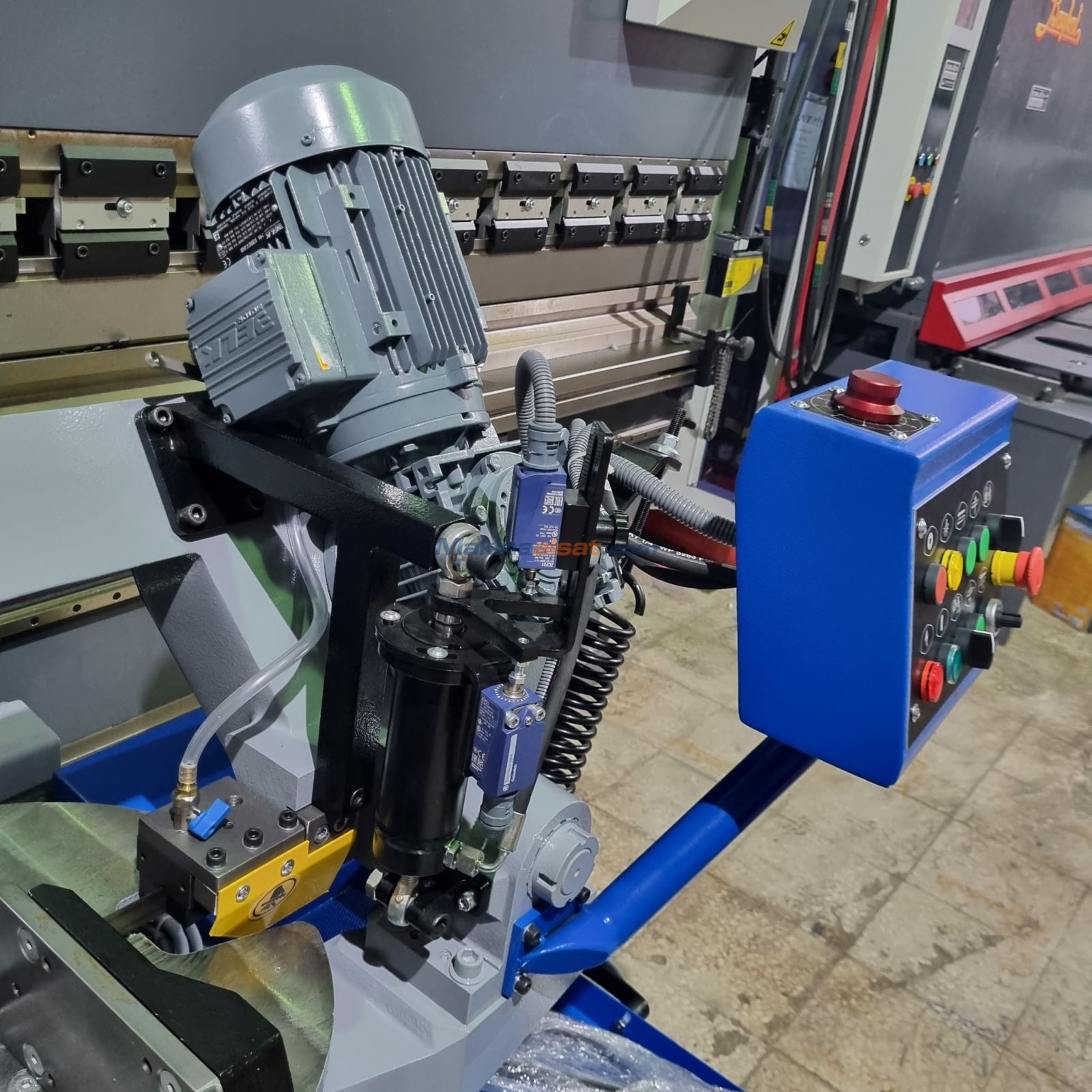 CUTERAL PSM 220 - 330 DM YARI OTOMATİK ÇİFT YÖN AÇILI ŞERİT TESTERE