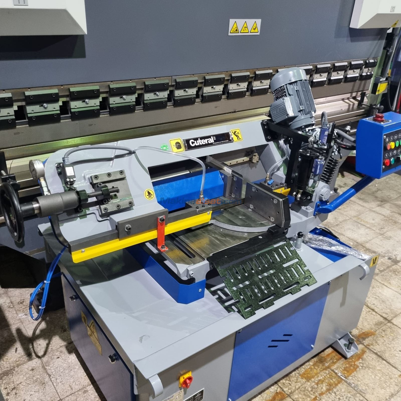 CUTERAL PSM 220 - 330 DM YARI OTOMATİK ÇİFT YÖN AÇILI ŞERİT TESTERE