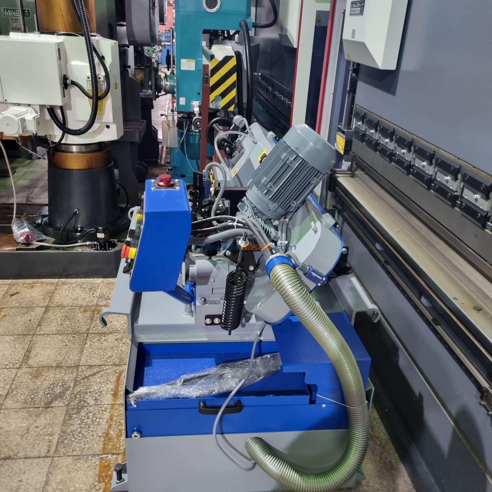 CUTERAL PSM 220 - 330 DM YARI OTOMATİK ÇİFT YÖN AÇILI ŞERİT TESTERE