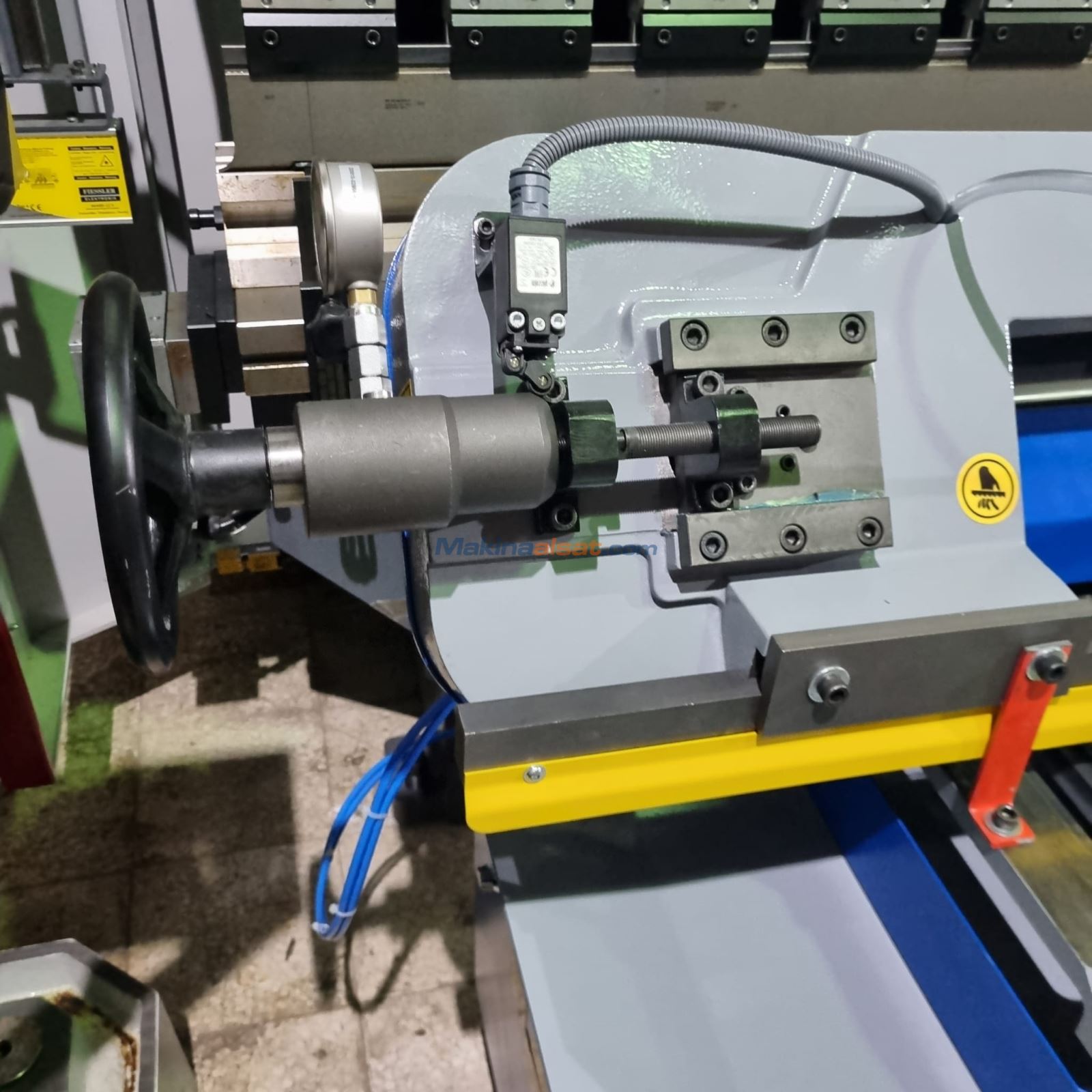 CUTERAL PSM 220 - 330 DM YARI OTOMATİK ÇİFT YÖN AÇILI ŞERİT TESTERE