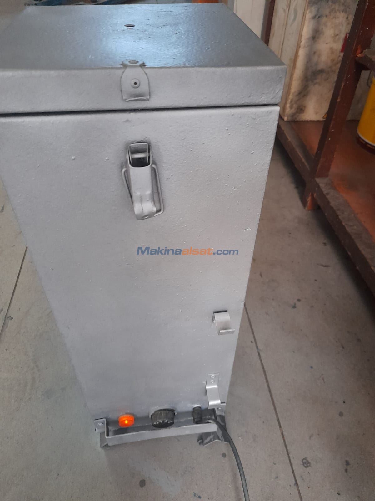 ELEKTROT FIRINI VE BİR PAKETLİK YEDEK TERMOS