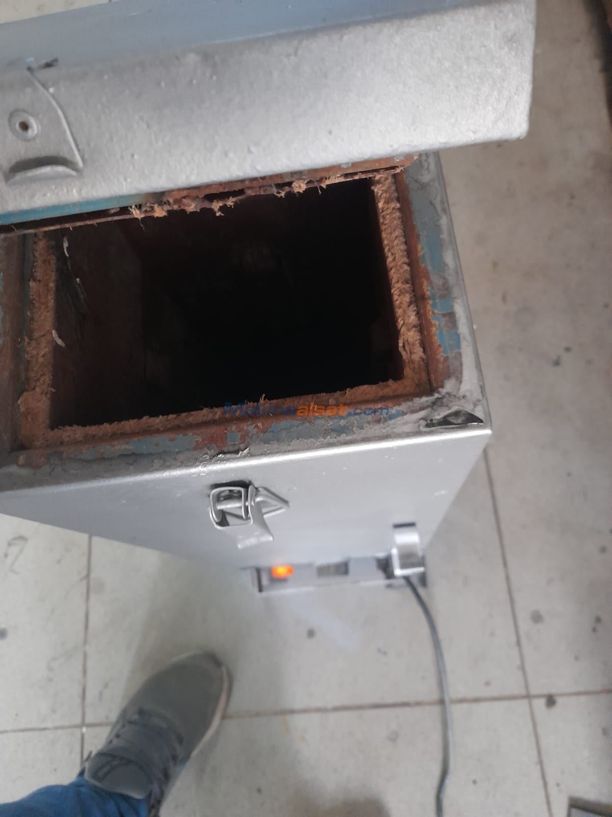 ELEKTROT FIRINI VE BİR PAKETLİK YEDEK TERMOS