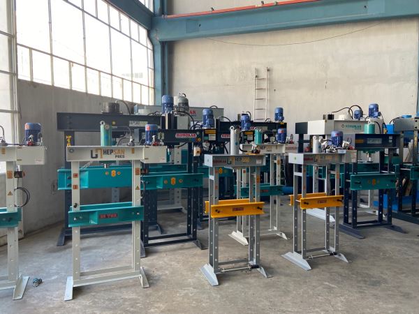 120 TON KOLLU MOTORLU GEZER PİSTON HİDROLİK ATÖLYE PRESİ
