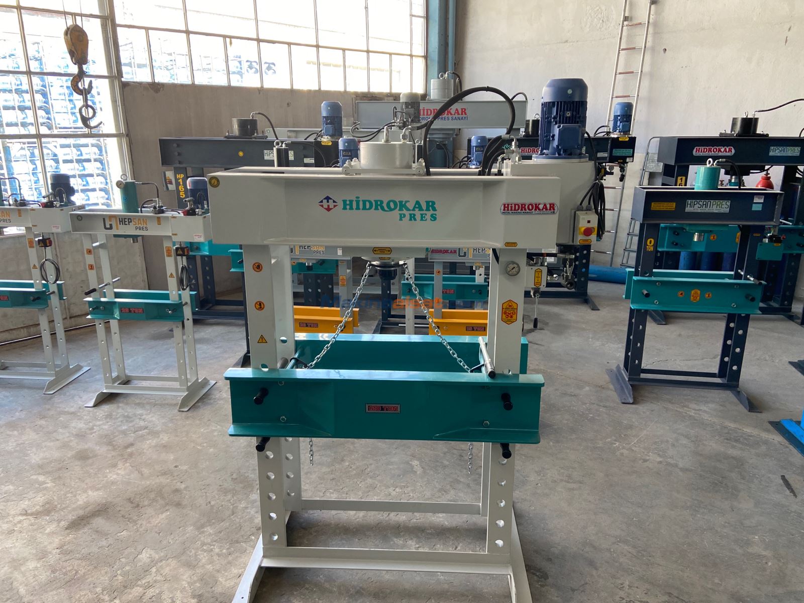 120 TON KOLLU MOTORLU GEZER PİSTON HİDROLİK ATÖLYE PRESİ