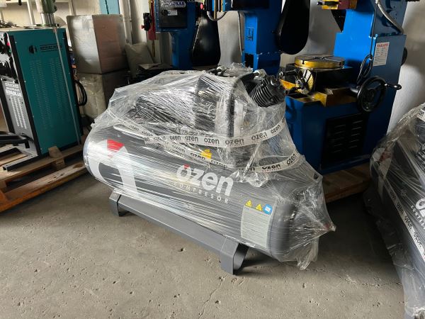 ÖZEN TK-300/2x90 4 HP 300 LİTRE PİSTONLU KOMPRESÖR