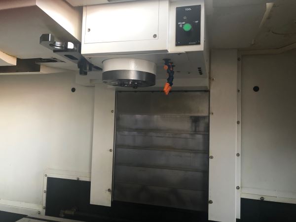 HYUNDAI WIA F500 CNC DİK İŞLEME