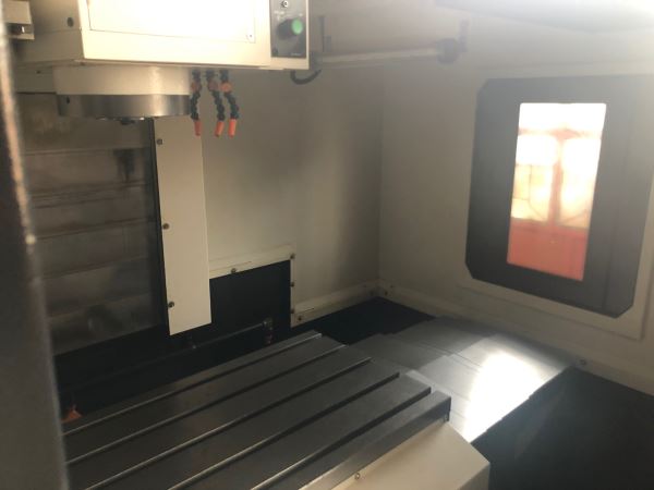 HYUNDAI WIA F500 CNC DİK İŞLEME