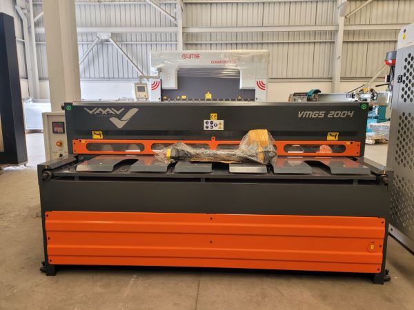 VAAV 2 METRE 4 MM NC REDÜKTÖRLÜ GİYOTİN MAKAS