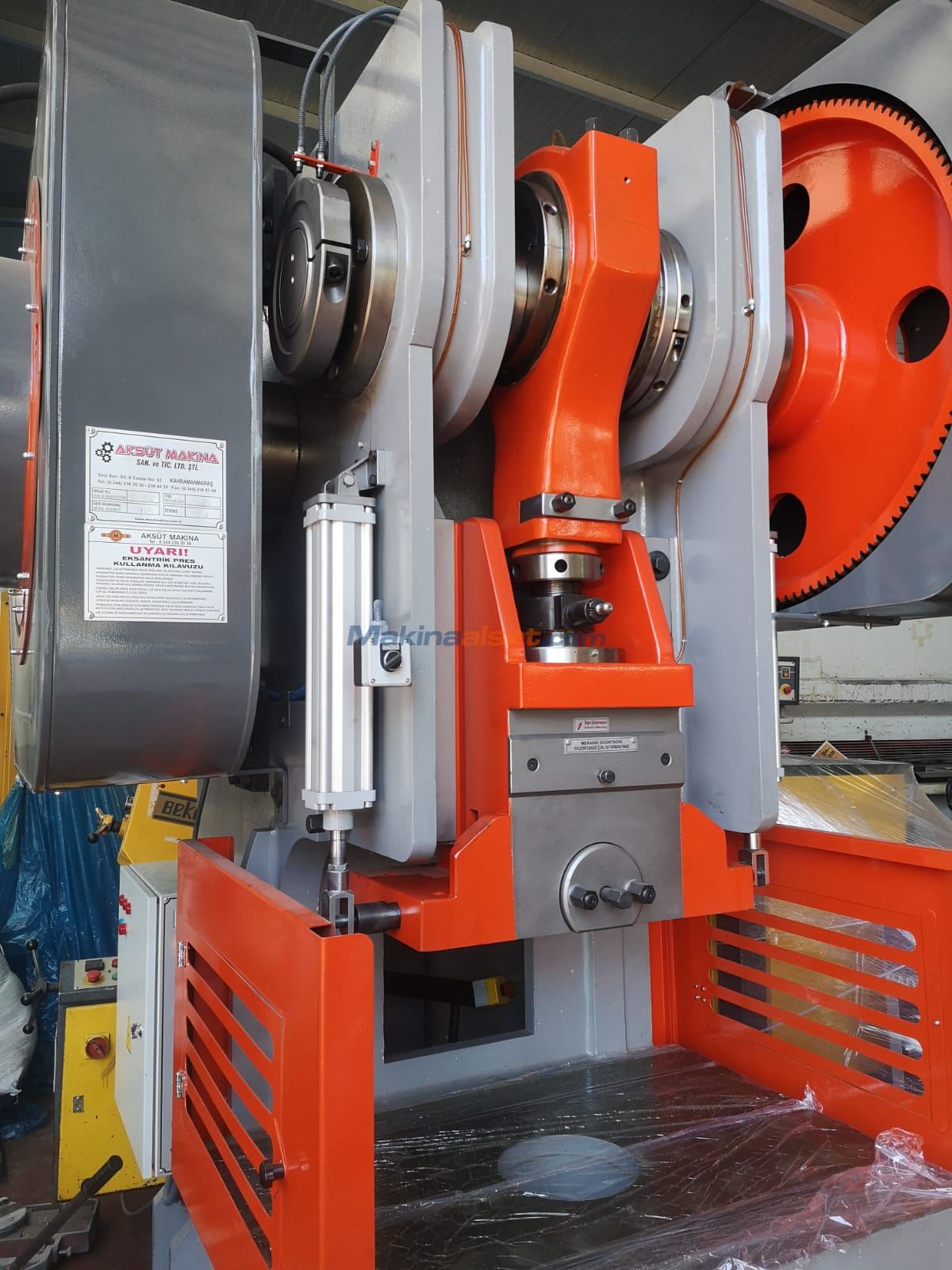STOKTAN TESLİM  35 - 60 - 90 - 130 - 160 - 200 - 250 TON HAVA KAVRAMALI EKSANTRİK PRESLER