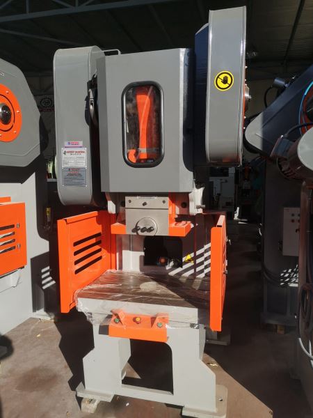 STOKTAN TESLİM  35 - 60 - 90 - 130 - 160 - 200 - 250 TON HAVA KAVRAMALI EKSANTRİK PRESLER