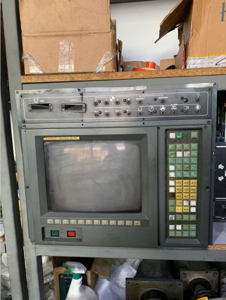 FANUC OM  KONTROL 4 EKSENLİ CNC Dik İşlem