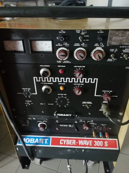 HOBART  AC /DC PROFOSYONEL KAYNAK