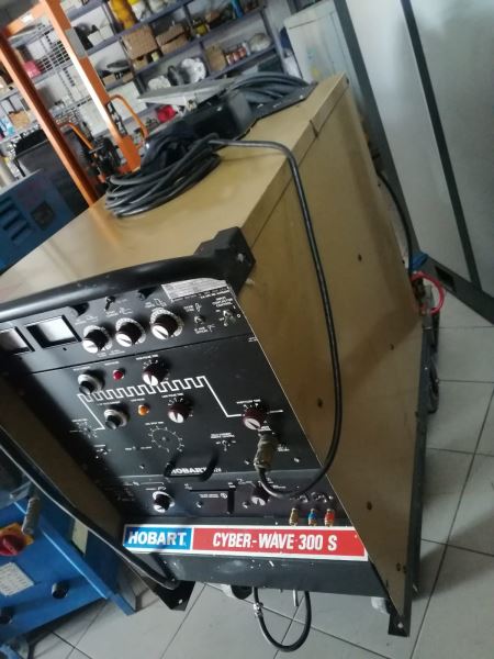 HOBART  AC /DC PROFOSYONEL KAYNAK