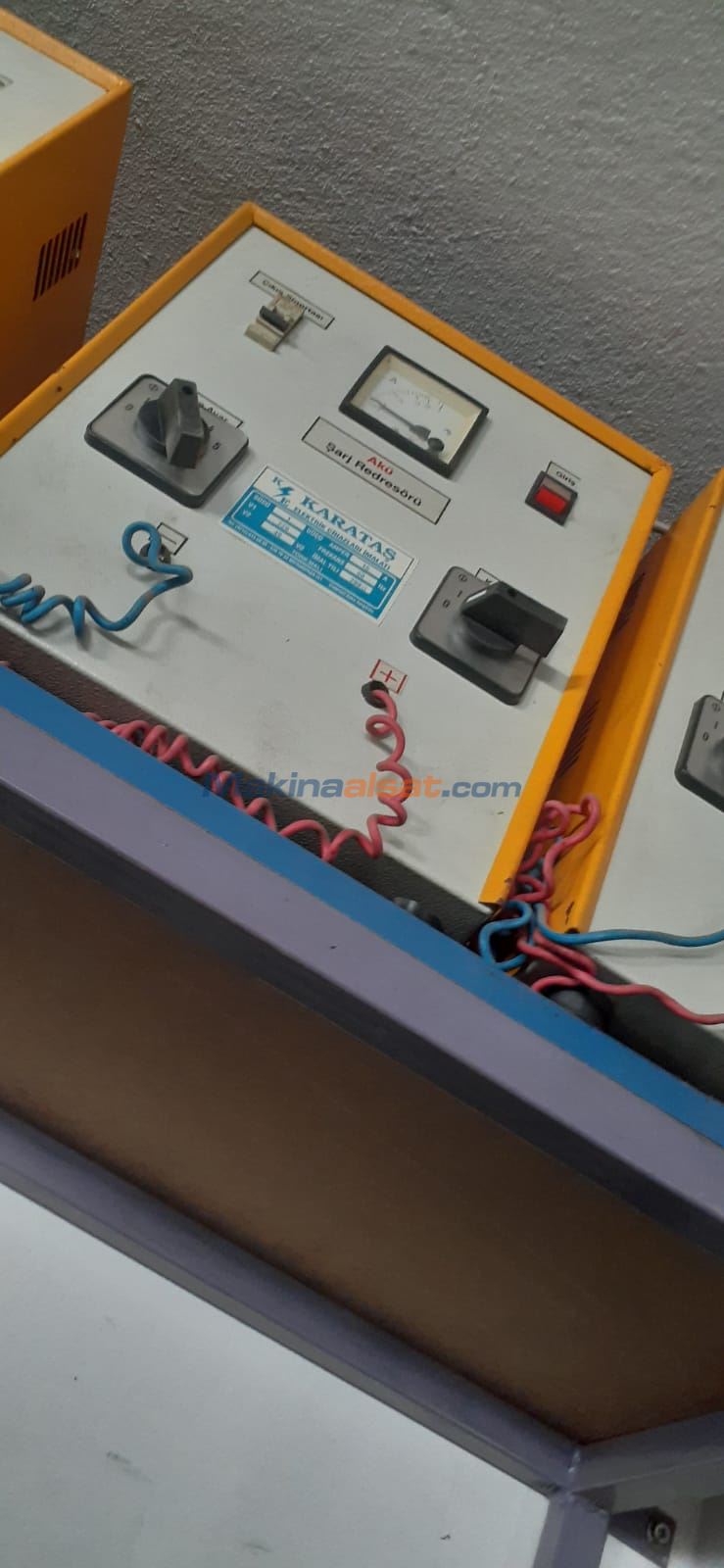 ÇİFT KADEME 15 AMPER  220 VOLT  AKÜ ŞARJ MAKİNASI
