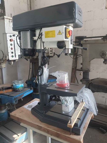 25 mm Delme Kapasiteli  Kılavuz Çekme Özellikli Masa Üstü Matkap
