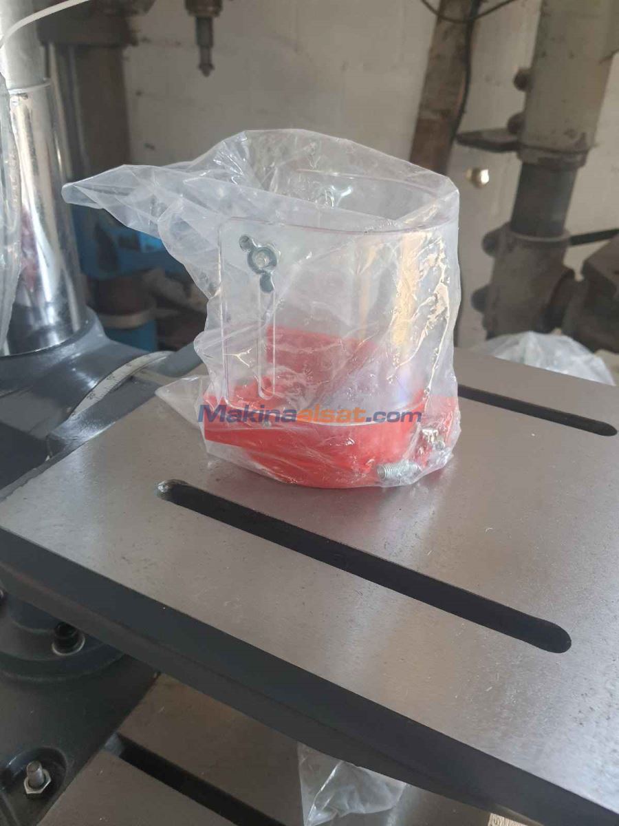 25 mm Delme Kapasiteli  Kılavuz Çekme Özellikli Masa Üstü Matkap