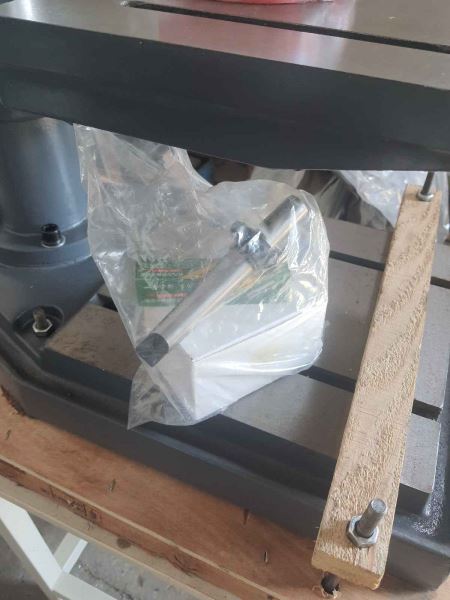 25 mm Delme Kapasiteli  Kılavuz Çekme Özellikli Masa Üstü Matkap