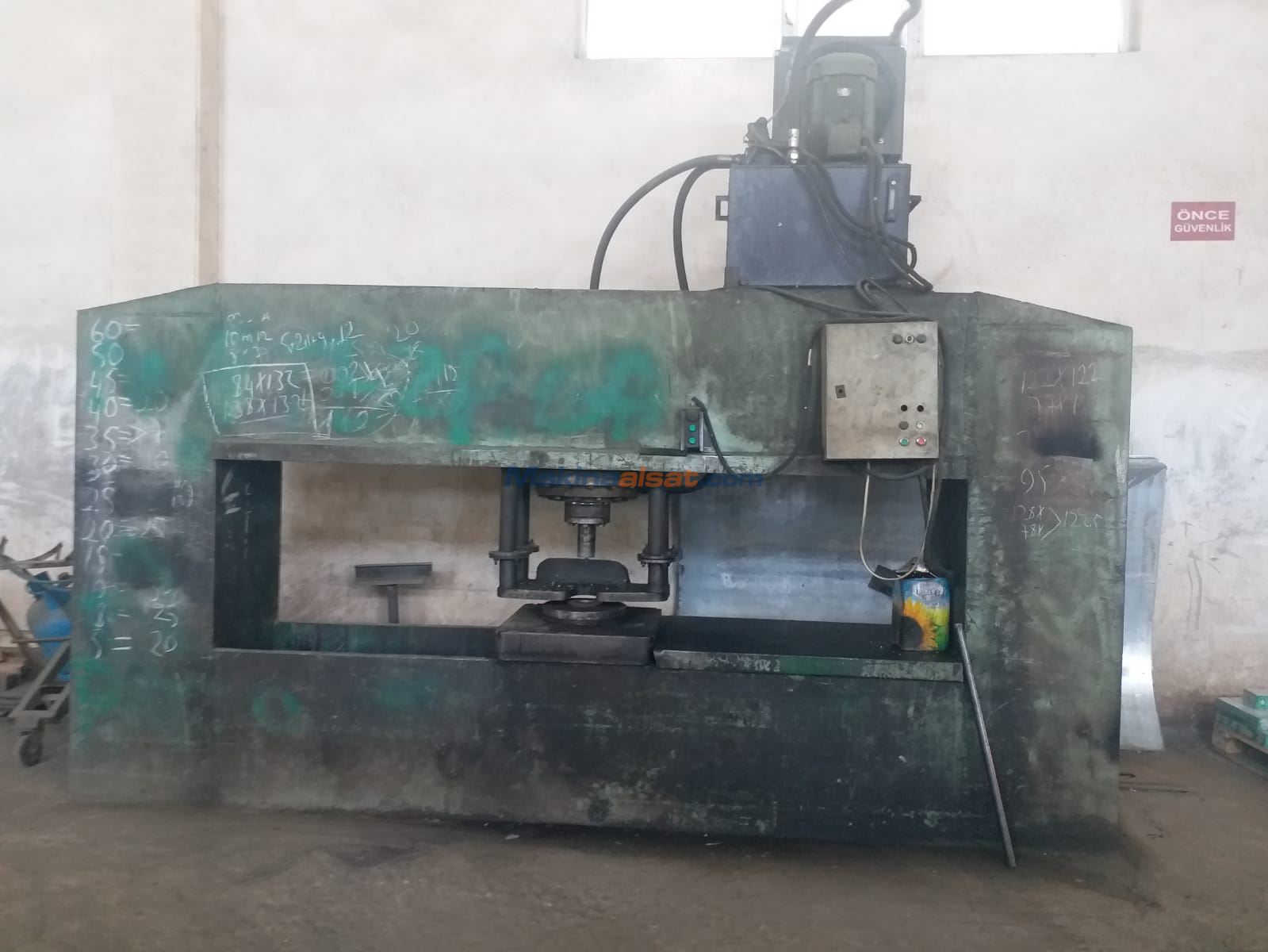 200 TON ÖZEL YAPIM HİDROLİK PRES
