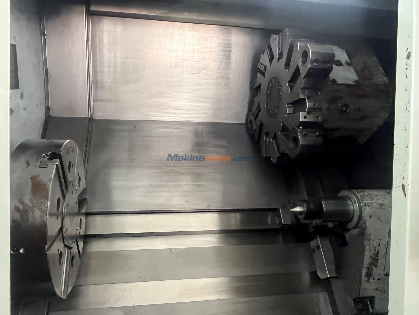 HWACHEON Marka 15 inç  KORE , FANUC KONTROL CNC TORNA