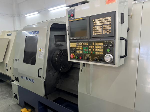 HWACHEON Marka 15 inç  KORE , FANUC KONTROL CNC TORNA
