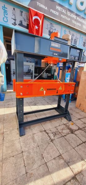 HİDROSUR 150 TON KOLLU MOTORLU GEZER KAFA HİDROLİK PRES