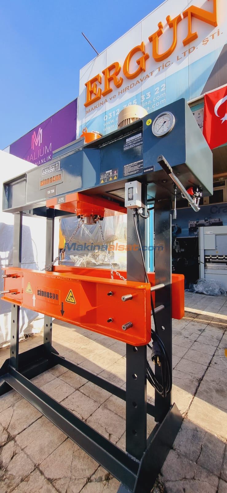 HİDROSUR 150 TON KOLLU MOTORLU GEZER KAFA HİDROLİK PRES
