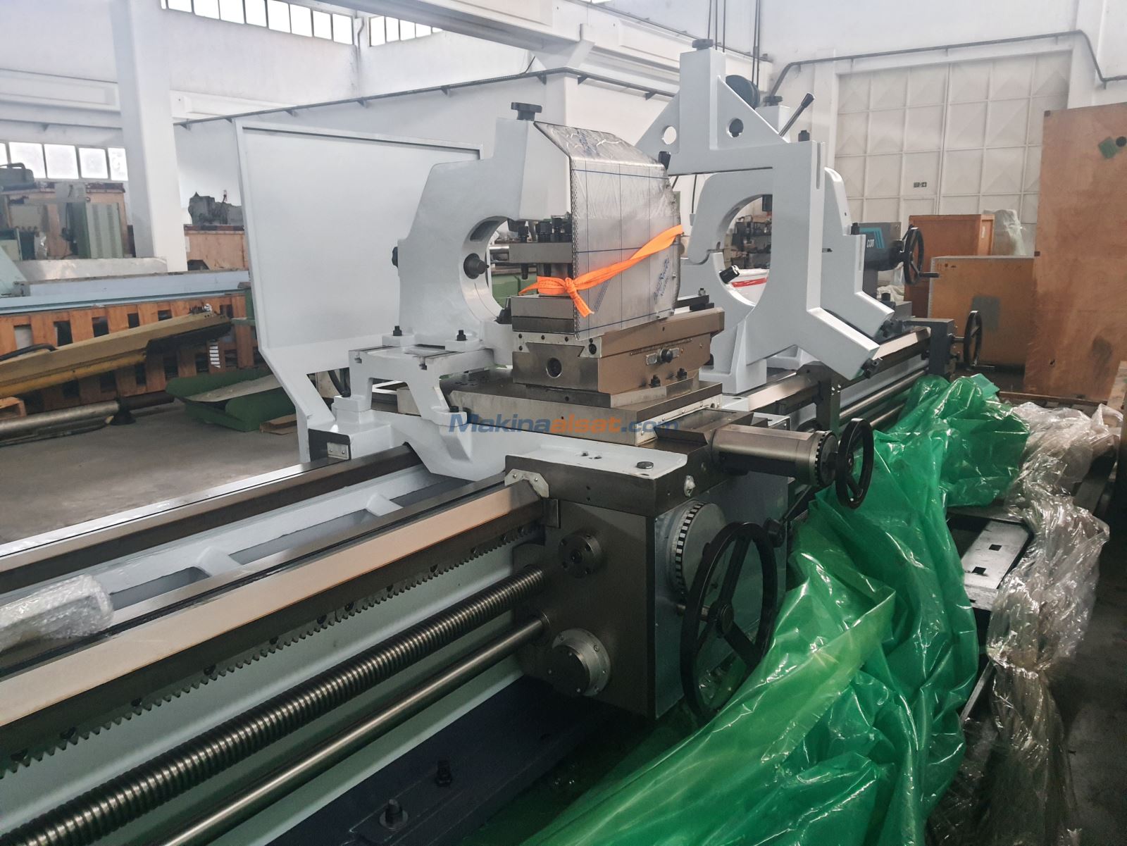 Stokta Hazır DMTG 1000 x 5000 Universal Ağır Tip Torna