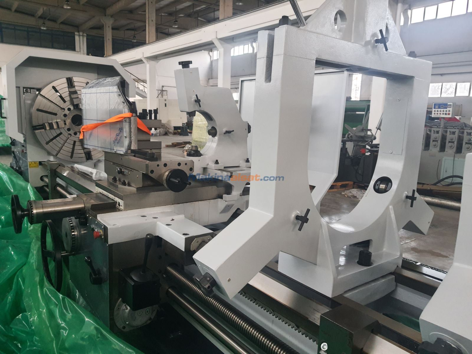Stokta Hazır DMTG 1000 x 5000 Universal Ağır Tip Torna
