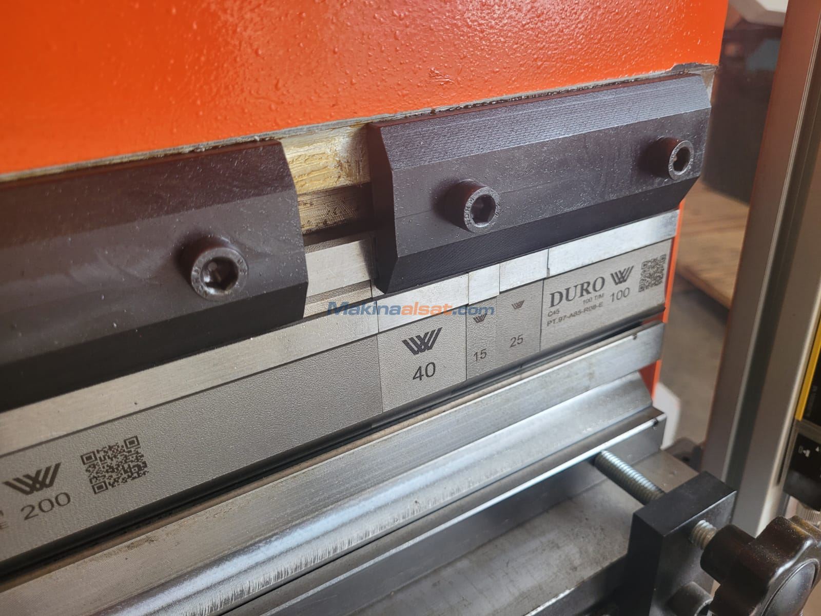 ISITAN 1250 MM 30 TON NC ABKANT PRES