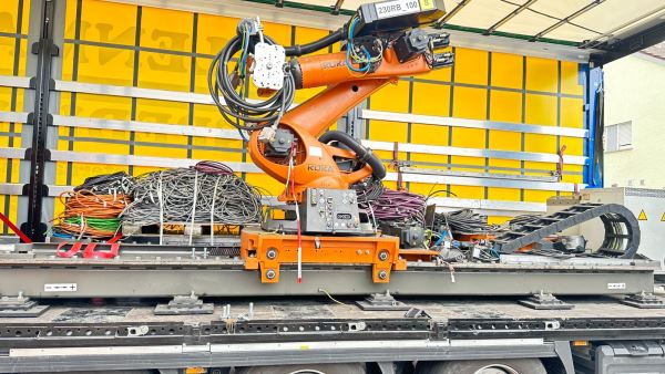 KUKA KR210 R2700 PRIME KRC4+LINEAR AXIS Robot