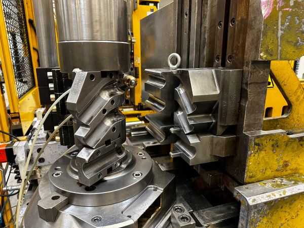 SCHWARZE-ROBITEC - CNC BORU BÜKME