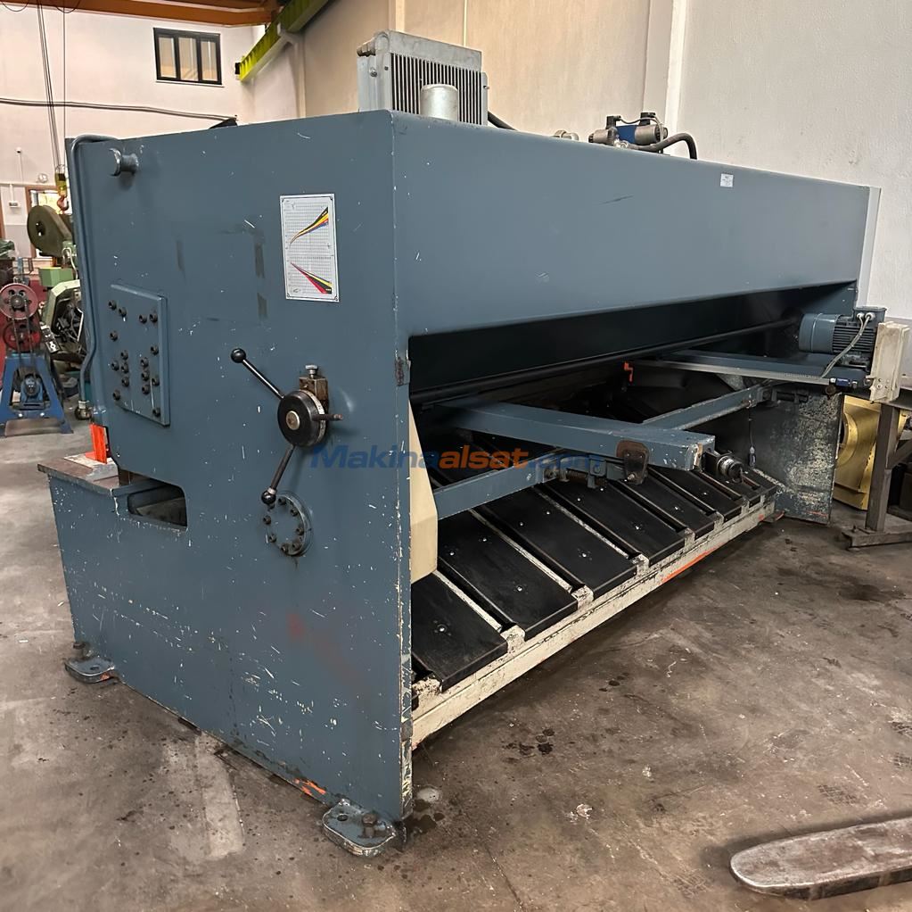 DURMAZLAR SB 3000 x 6MM HİDROLİK NC GİYOTİN MAKAS