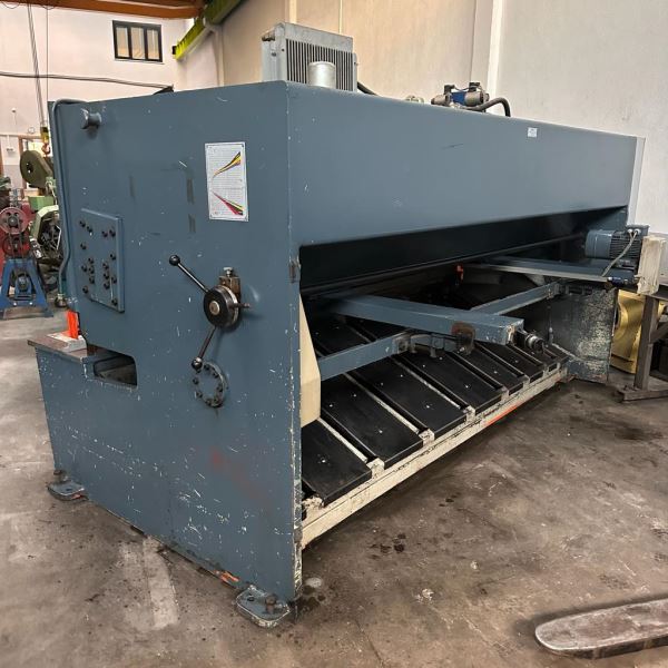 DURMAZLAR SB 3000 x 6MM HİDROLİK NC GİYOTİN MAKAS