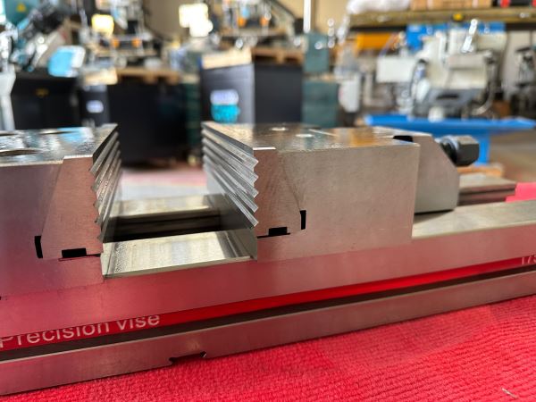175x200 HASSAS CNC MENGENESİ