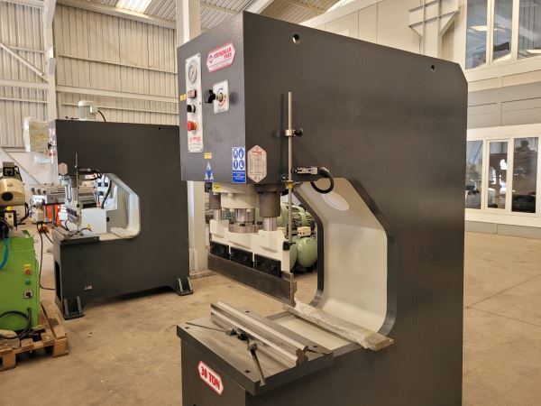HİDROKAR 30 TON C-TİPİ ABKANT