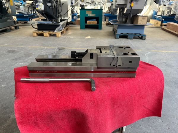 200x300 SÜPER HASSAS CNC MENGENE