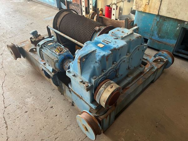25 TONLUK VİNÇ KEDİSİ