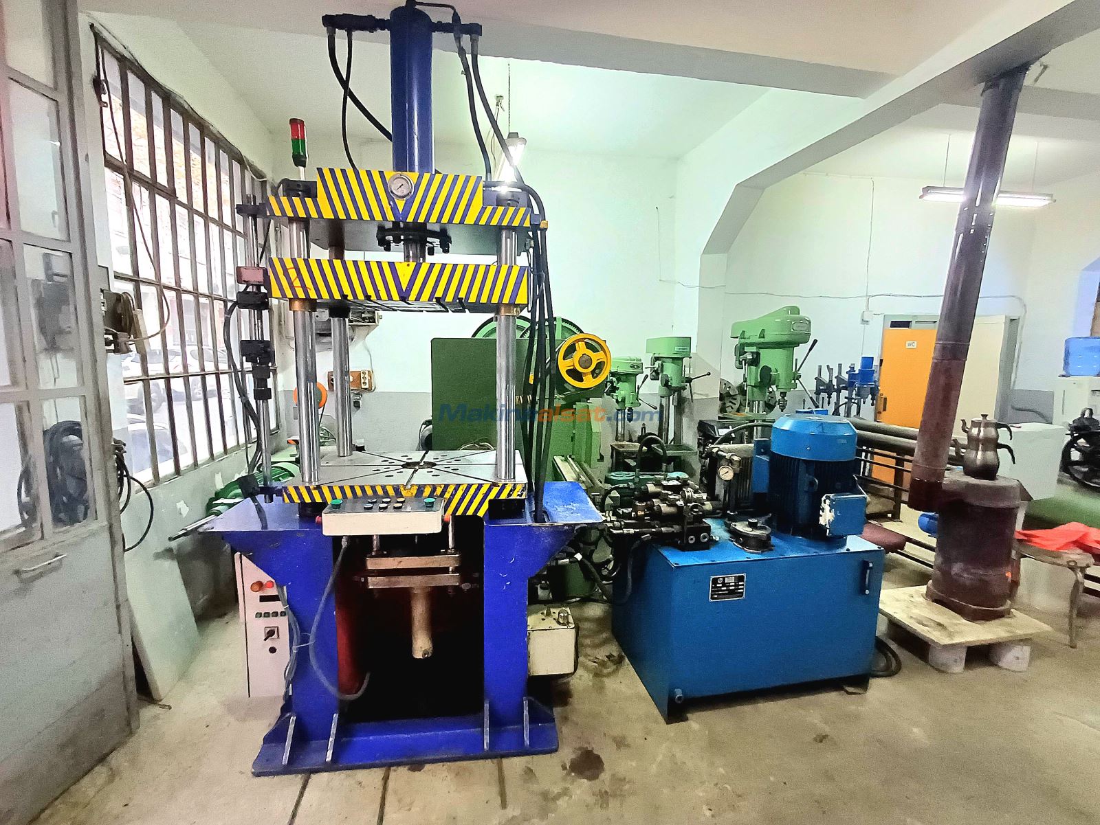 60 TON ÇİFT TESİRLİ 680 X 600 HİDROLİK PRES