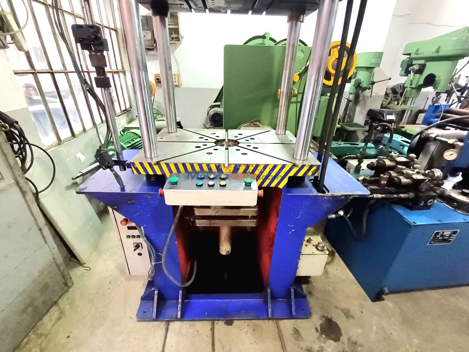 60 TON ÇİFT TESİRLİ 680 X 600 HİDROLİK PRES