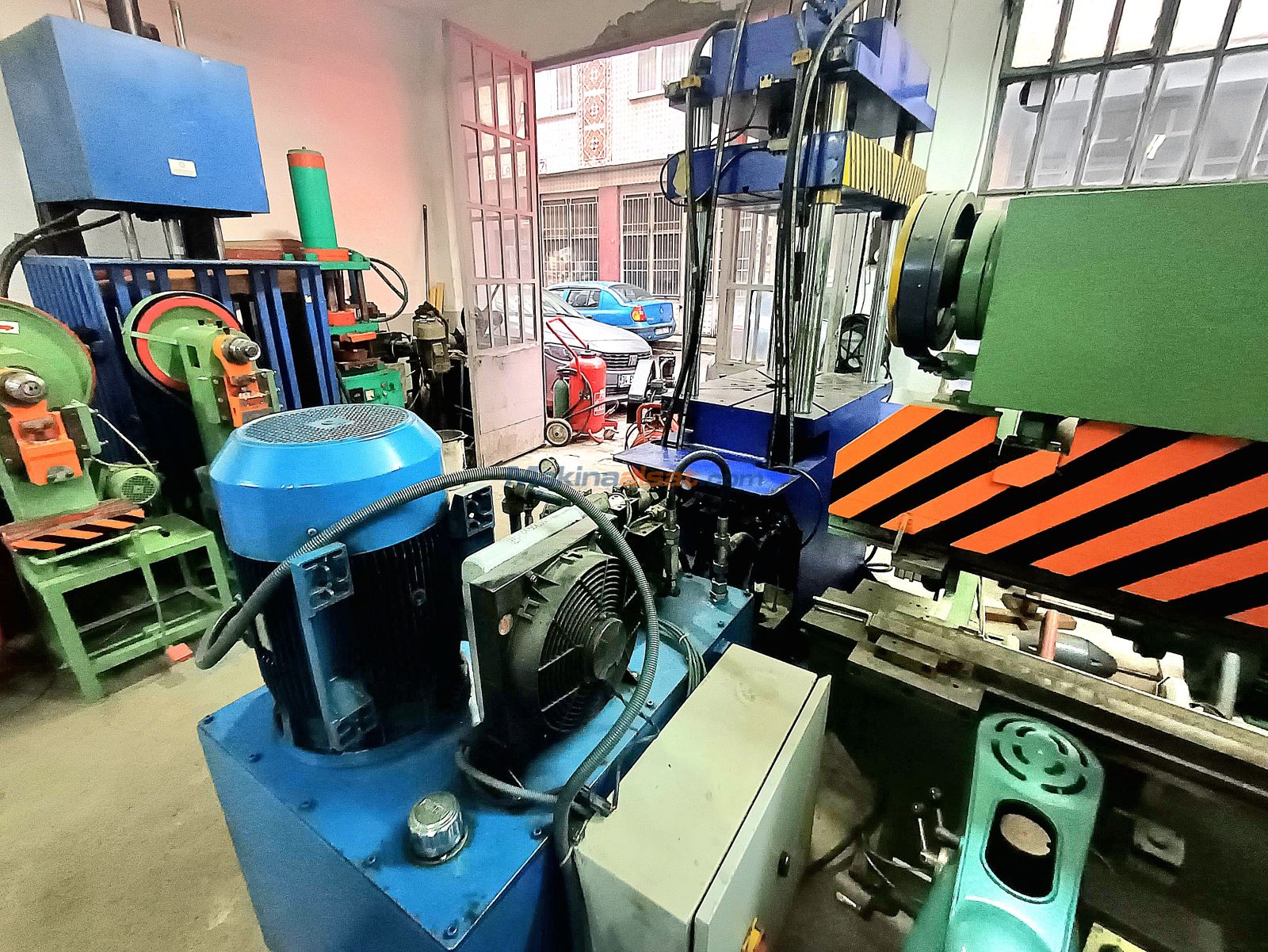 60 TON ÇİFT TESİRLİ 680 X 600 HİDROLİK PRES