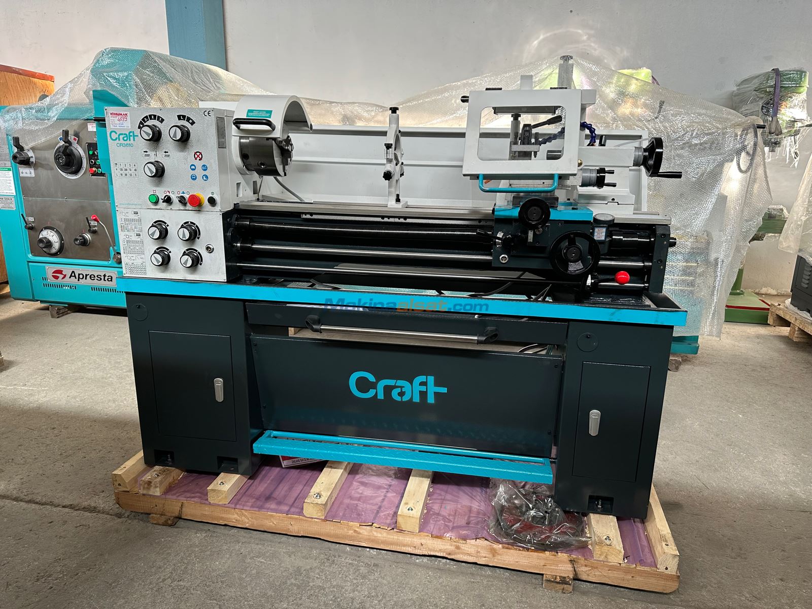 Satılık ikinci el CRAFT CR3610 TORNA Universal Torna makinesi